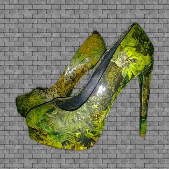 Size 7 420 Heels - Picture 8 of 8